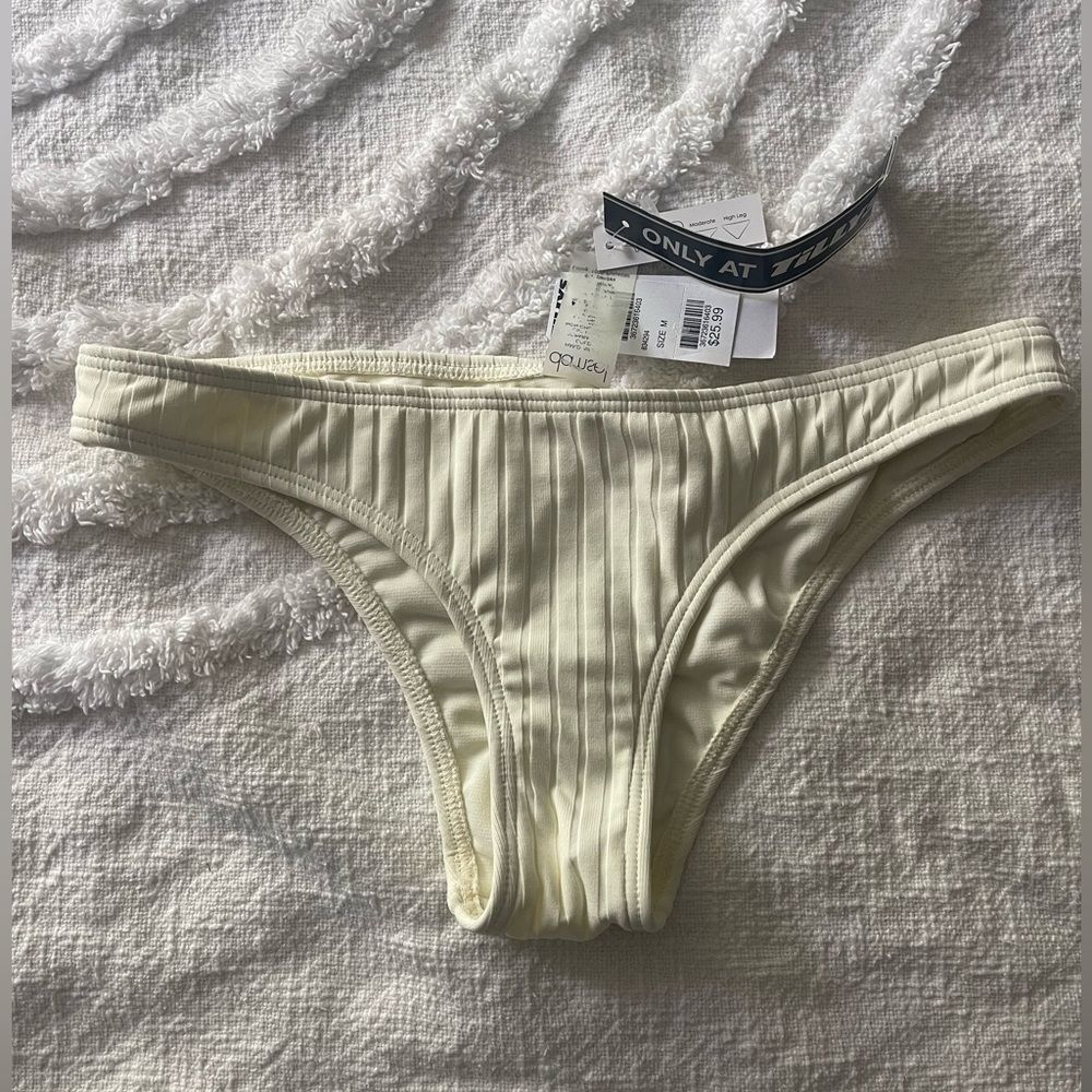 Ladies Bikini Bottoms Off White Size M Ribbed Ava from Tilly’s NWT